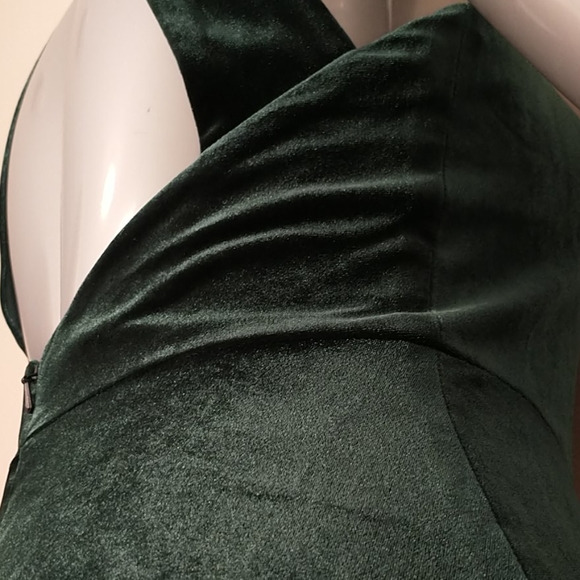 Revelry Tori - Emerald Green Velvet dress - Picture 6 of 6